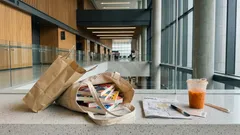 อัปเดต 10 หนังสือขายดีสำนักพิมพ์มติชน ในงานมหกรรมหนังสือ 2568 พร้อมสรุปน่าอ่าน