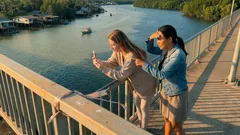 สะพานตากสินมหาราช แหลมสิงห์ จุดชมวิวลมดีที่ทำให้ทริปจันทบุรีช้าลงอย่างพอดี